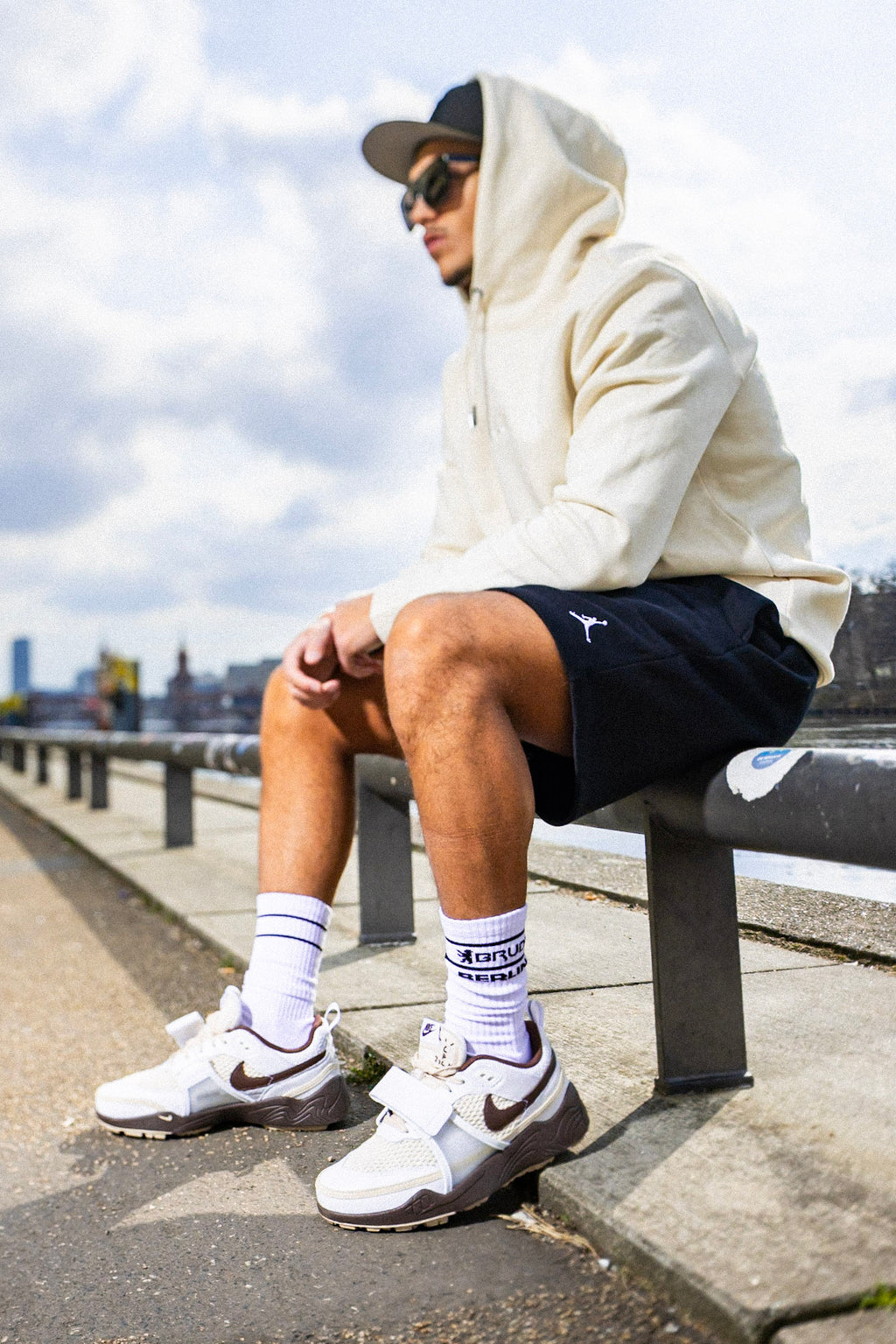 Brudi Kapuzensweatshirt "beige"